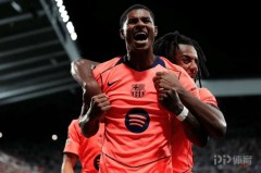 巴萨中场核心德容降薪续约，为球队注入稳定力量与未来蓝图