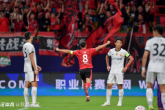 武汉三镇成功签下两位上港主力国脚，顶薪500万！